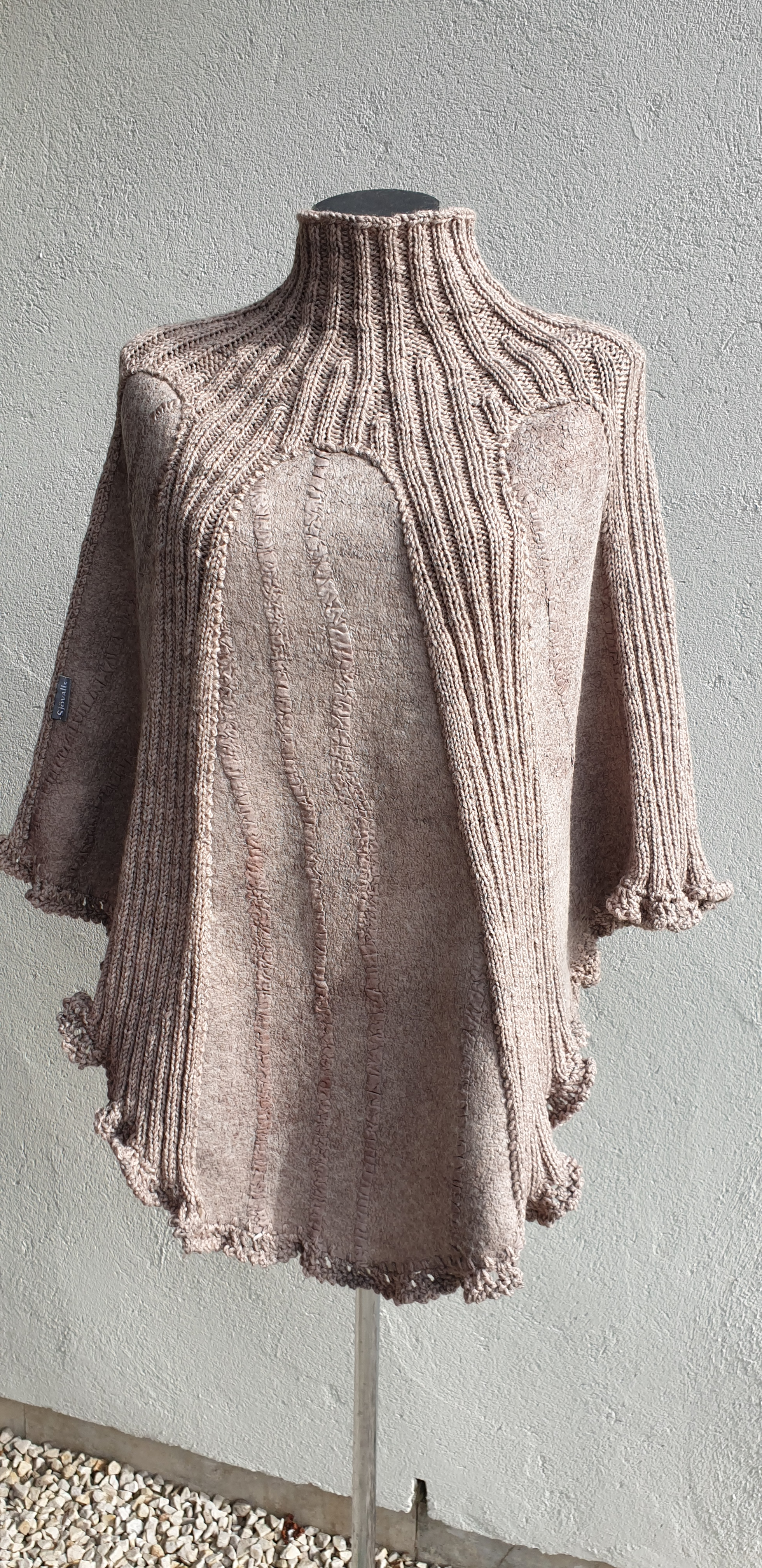 Mörkbeige poncho SÅLD