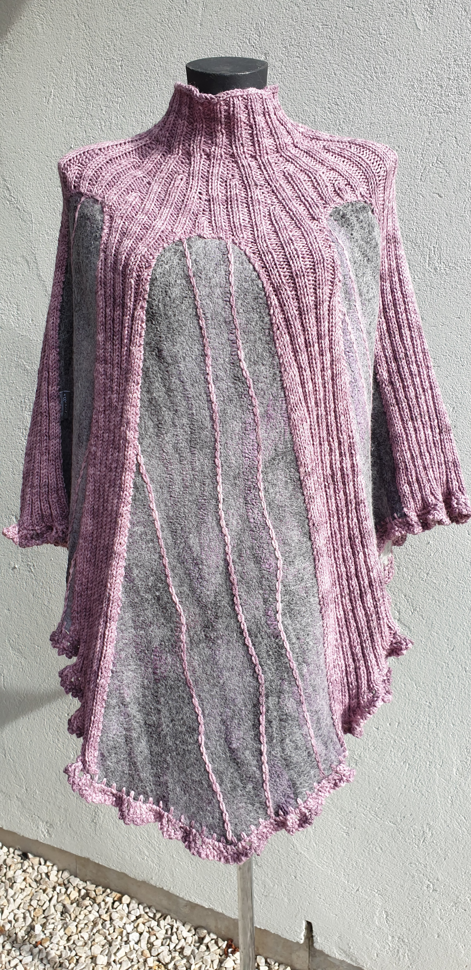 Lila poncho