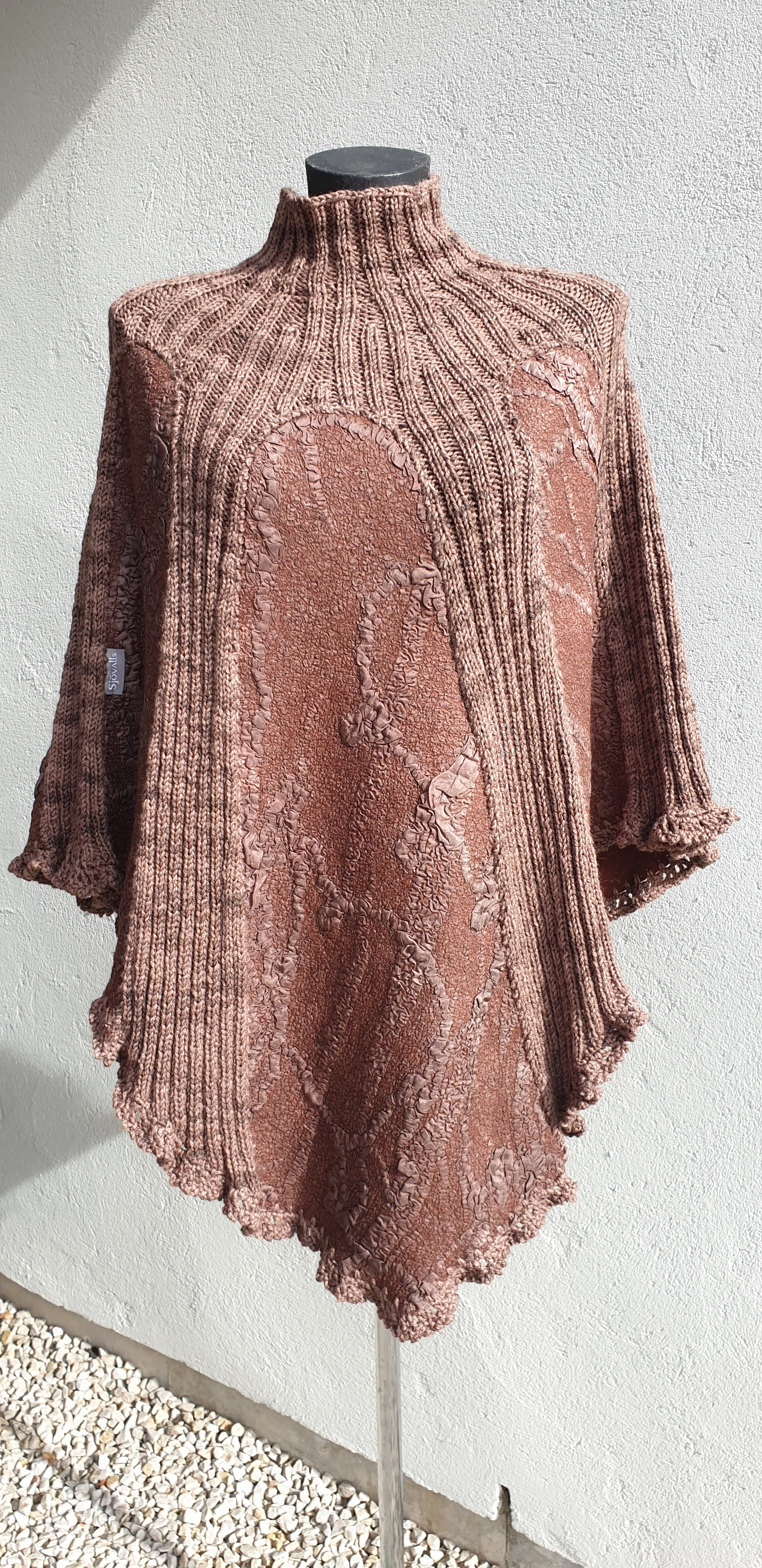 Brun poncho
